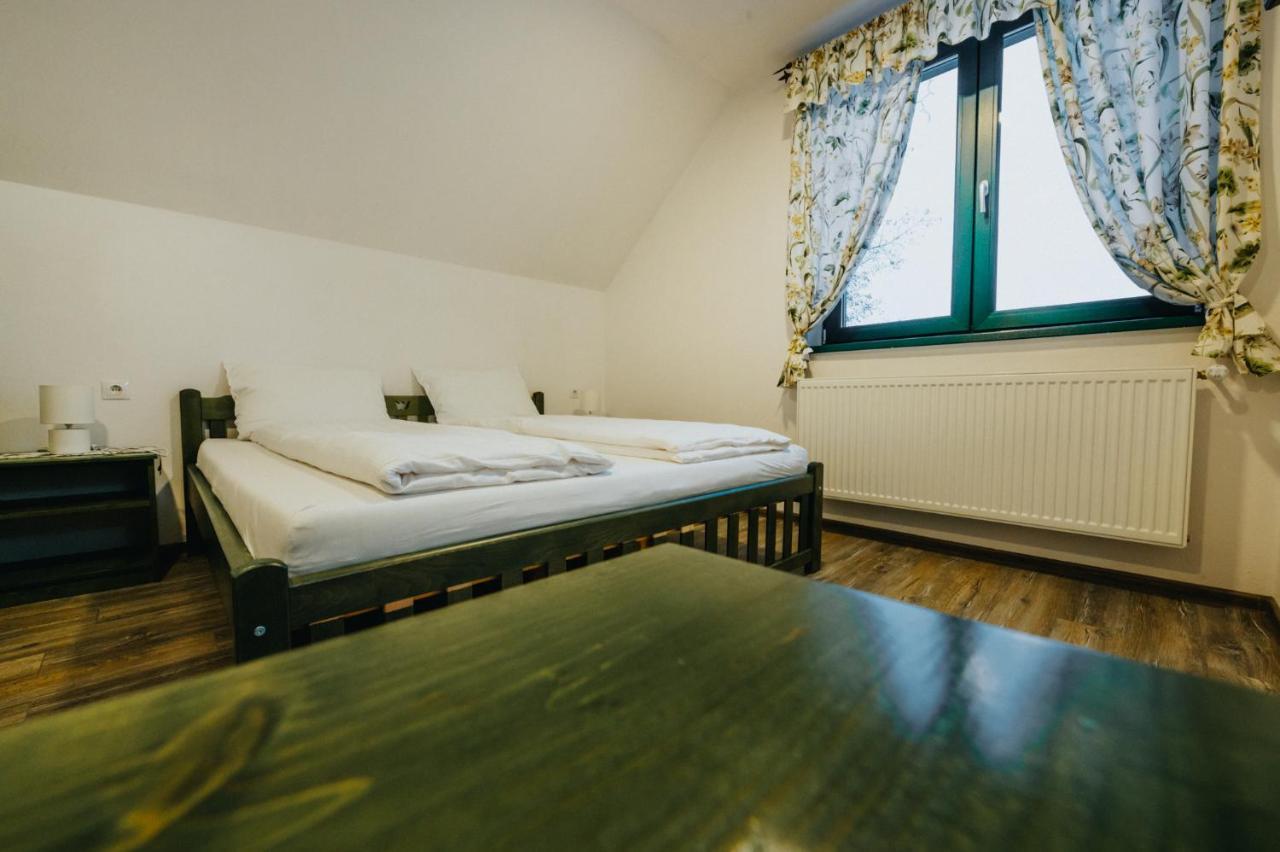 Kádárház Vlahita Exterior foto